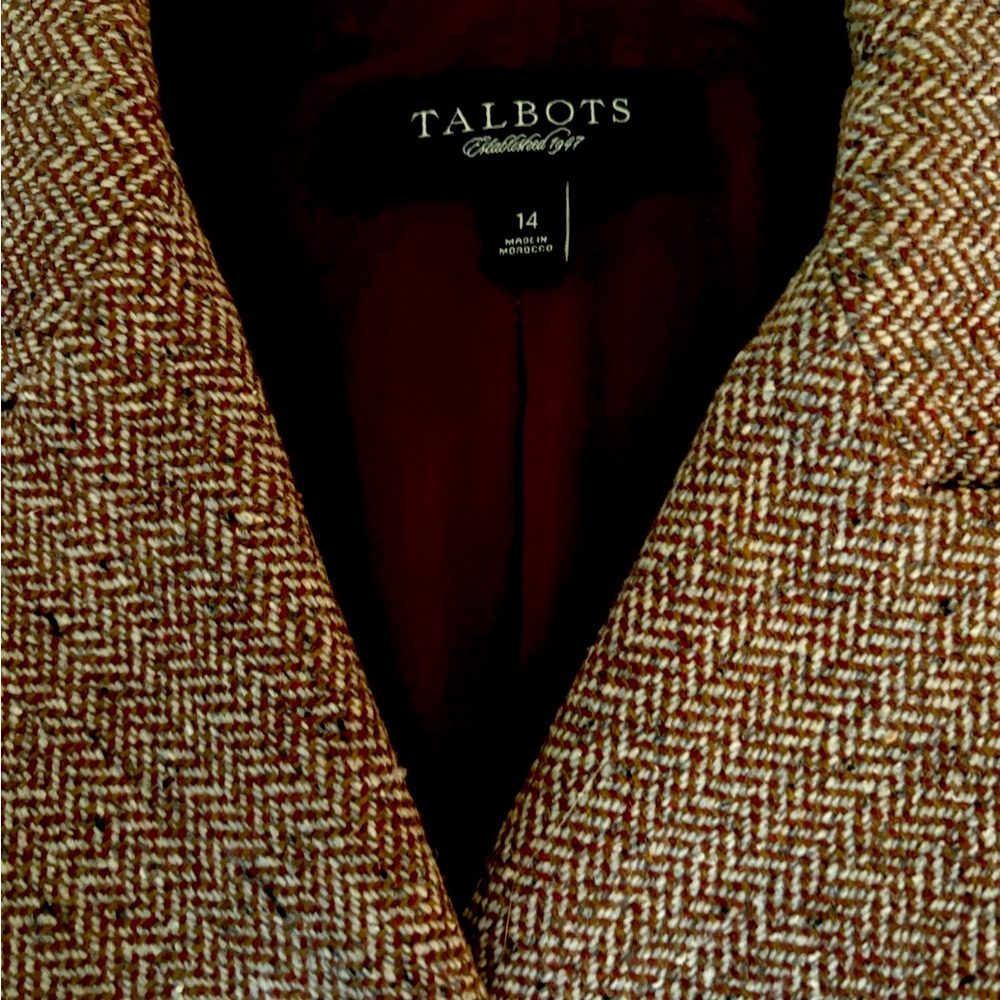 Women’s pant suit. Wool polyester acrylic and cotton blend. Like new.